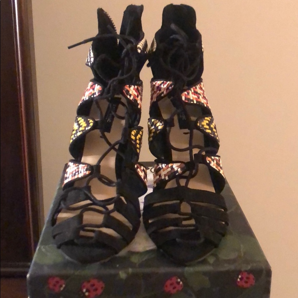 Neutral Strapped Pump